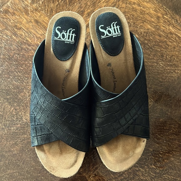 wedge cork heel w/ black upper leather crisscross comfort support straps. - Picture 2 of 7